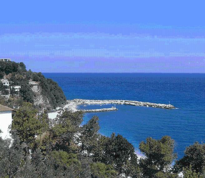 新蕾别墅 Agios Ioannis  外观 照片